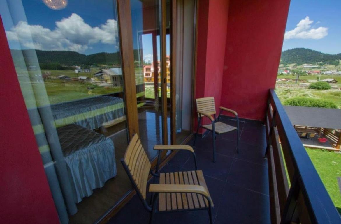 Hotel Red House Bakuriani Zewnętrze zdjęcie
