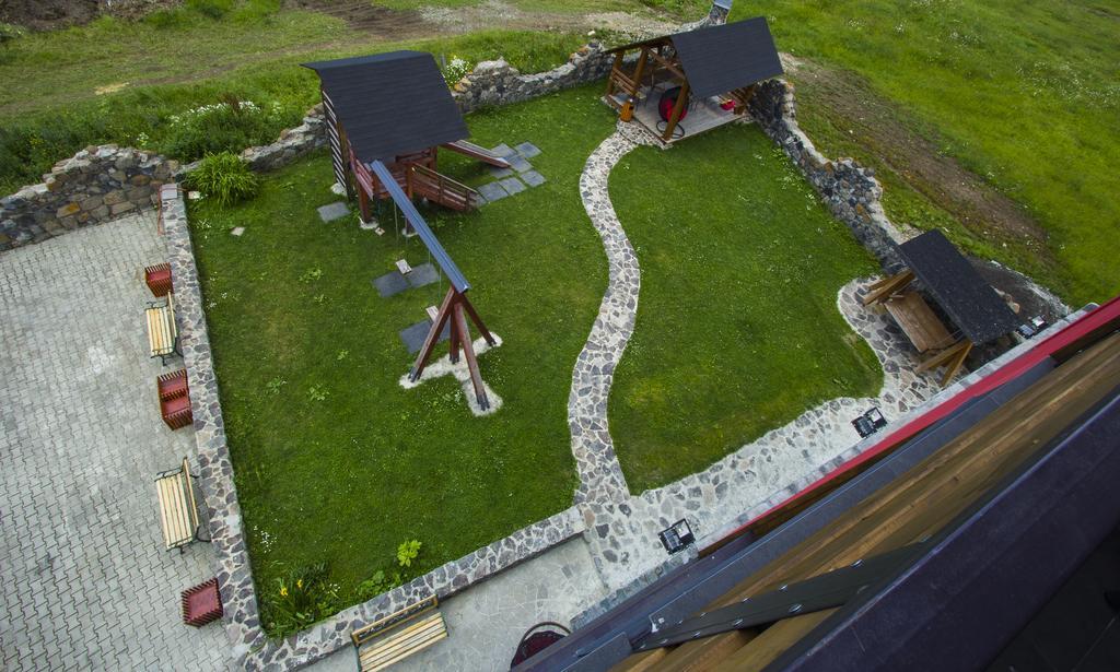 Hotel Red House Bakuriani Zewnętrze zdjęcie