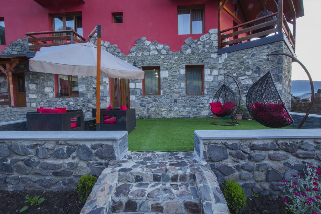 Hotel Red House Bakuriani Zewnętrze zdjęcie