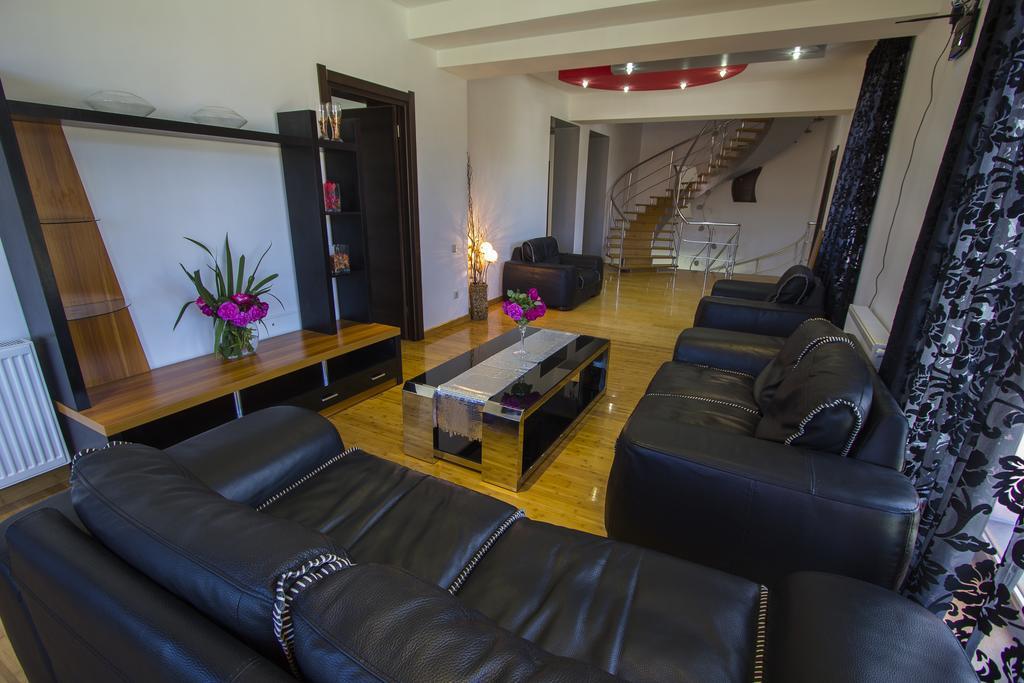 Hotel Red House Bakuriani Zewnętrze zdjęcie